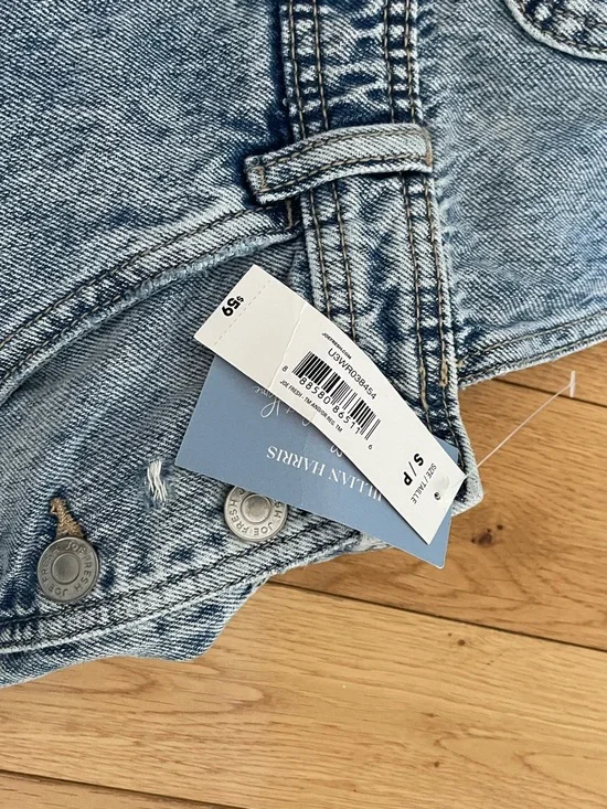 Joe Fresh x Jillian Harris Light Denim Short Overalls - Picture 3 of 5